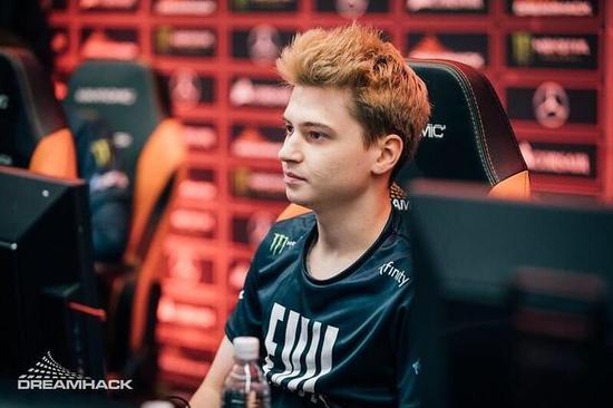 DOTA2 TI14 总决赛中国战队 XG 再次击败 Falcons 赛点在握